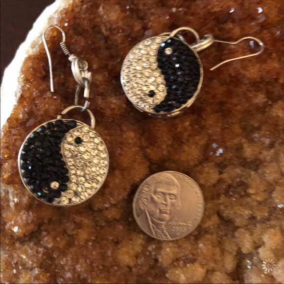 Ying Yang Earrings - Picture 5 of 5